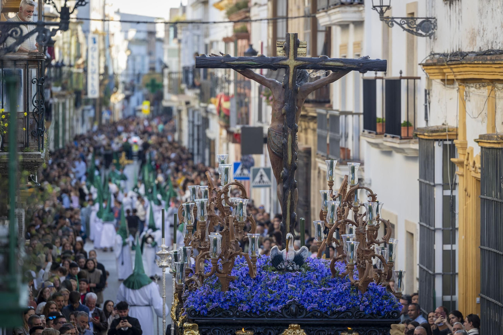 Imágenes de la salida de Vera Cruz en la Semana Santa de El Puerto 2025
