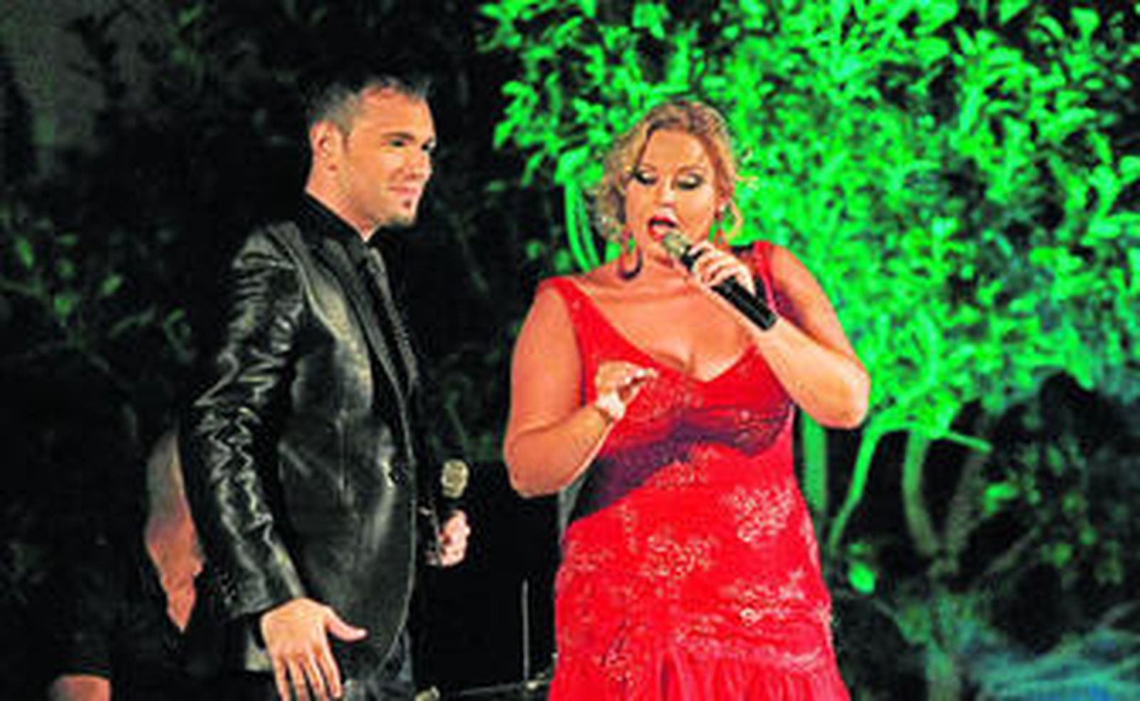 Imagen de la actuación en el Hotel La Montera Plaza de Los Barrios, anoche.