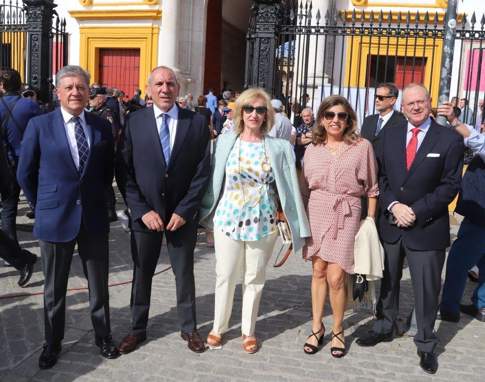 Los famosos y autoridades en los toros durante el viernes de preferia