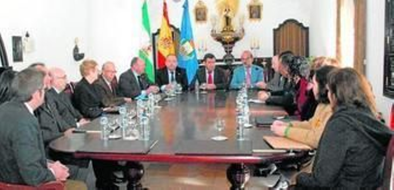 Reunión de la junta de gobierno del Colegio de Abogados de Cádiz en la sacristía de la iglesia conventual del Carmen.