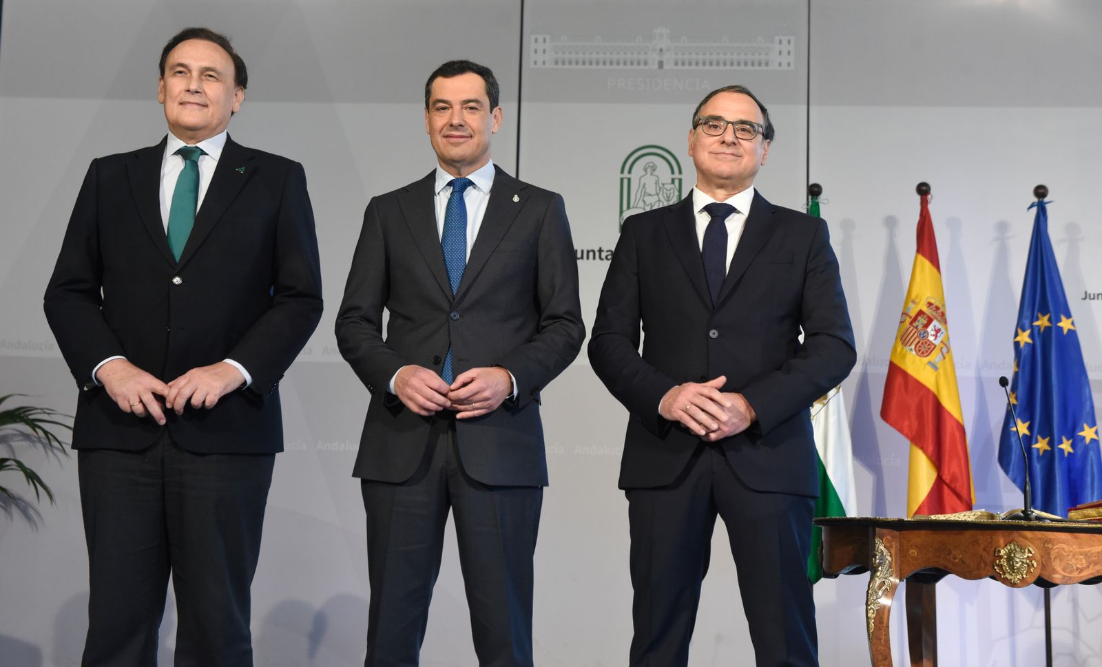 El rector de la Universidad de Almería, José Joaquín Céspedes, ha tomado posesión de su cargo