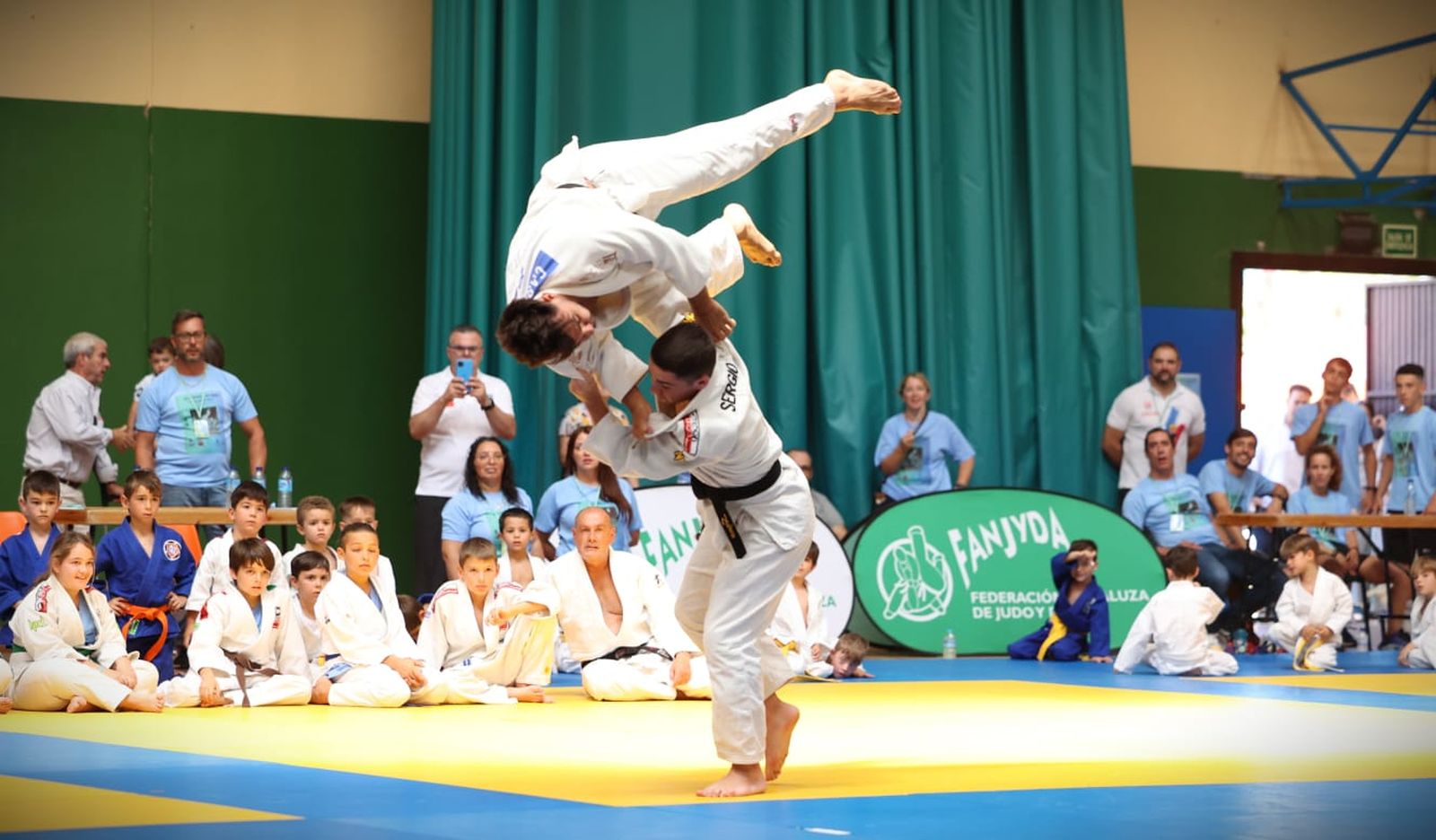 Una imagen de la exhibición de judo durante el Trofeo Ciudad de El Puerto.