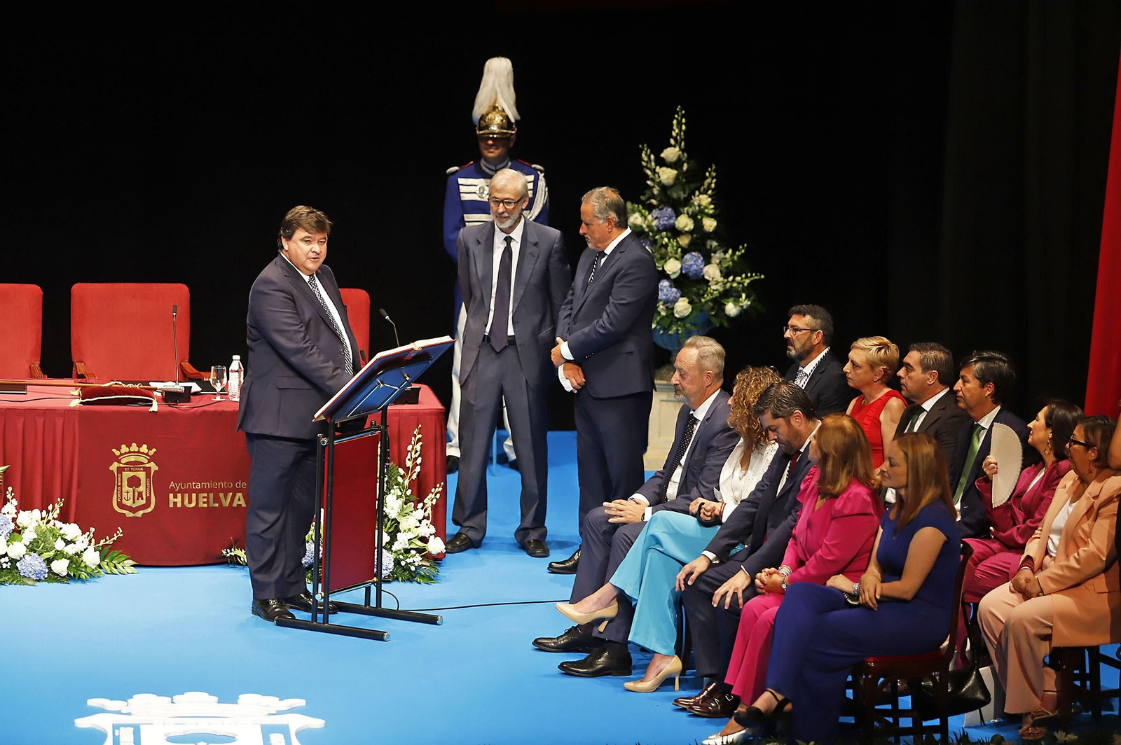 Imágenes de la toma de posesión de Pilar Miranda como alcaldesa de Huelva