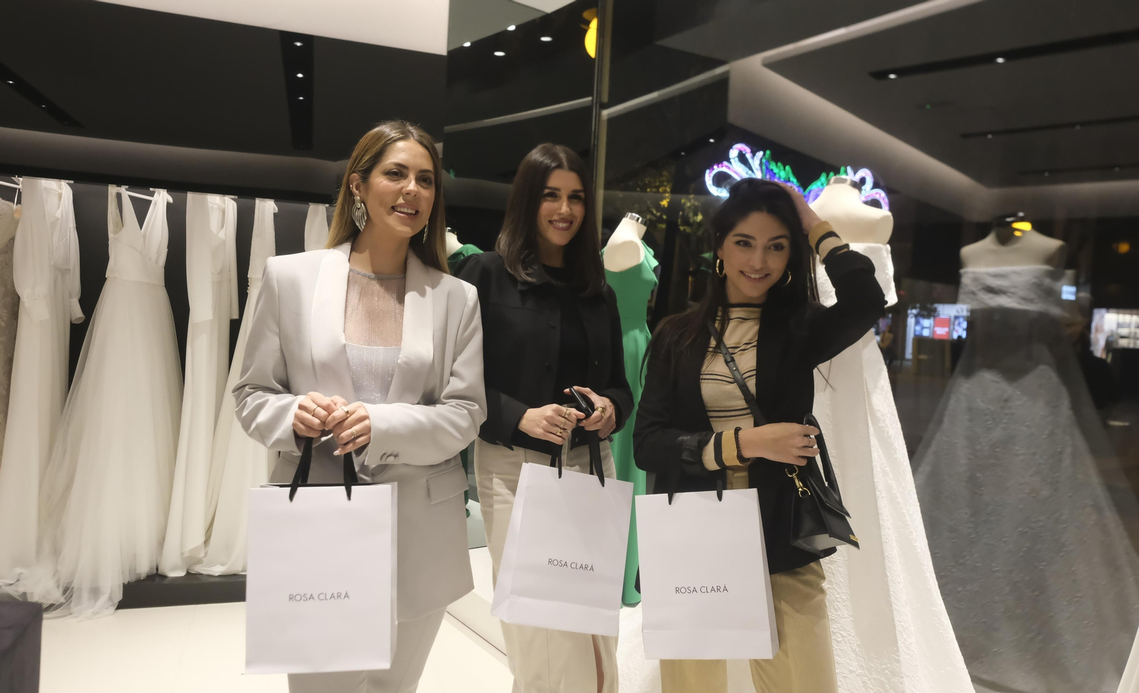 En fotos: La inauguración de la nueva tienda de Rosa Clará en el centro de Córdoba, la fiesta que nadie quiso perderse