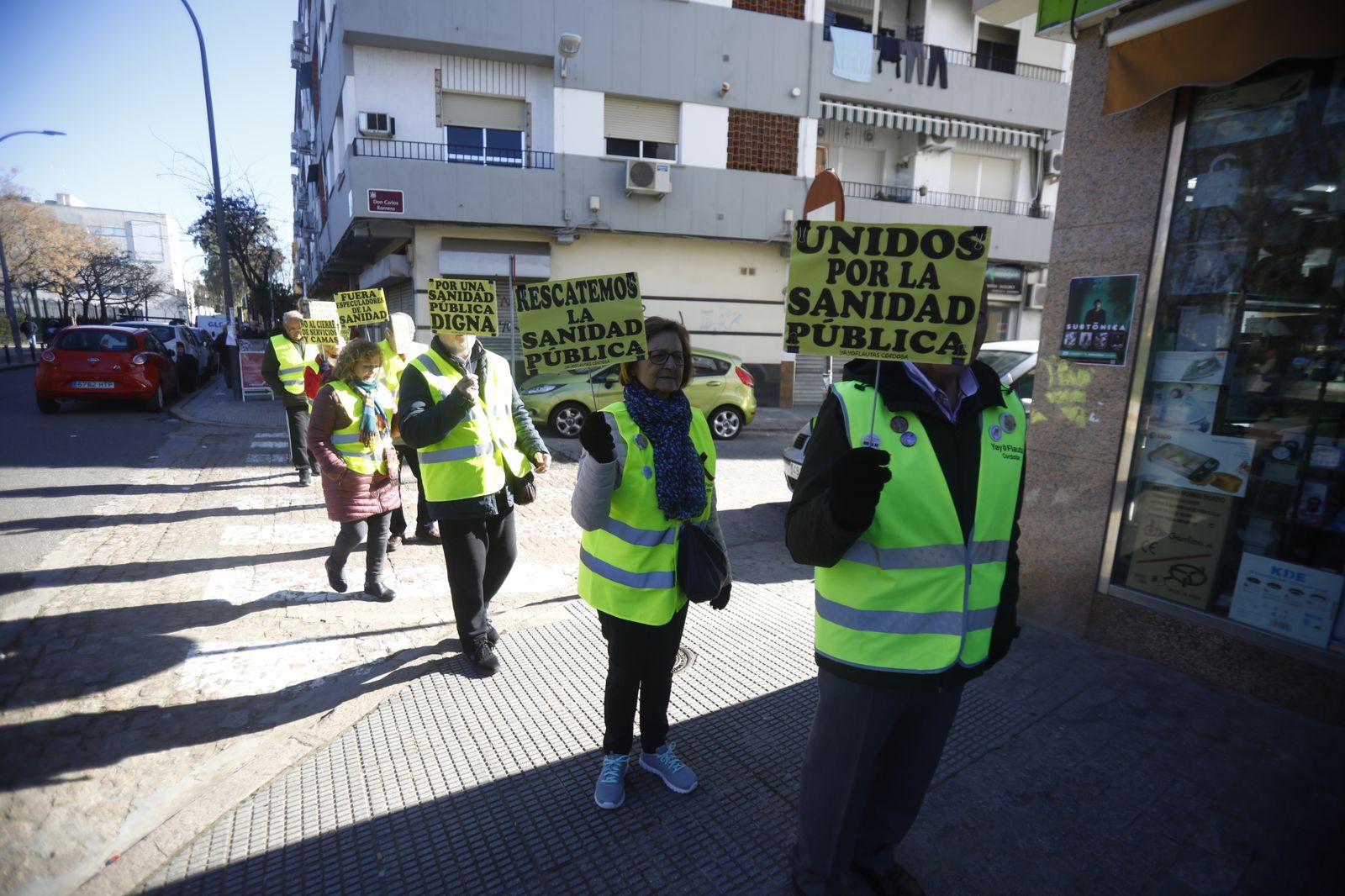 La nueva protesta del colectivo Yayoflautas de Córdoba, en imágenes