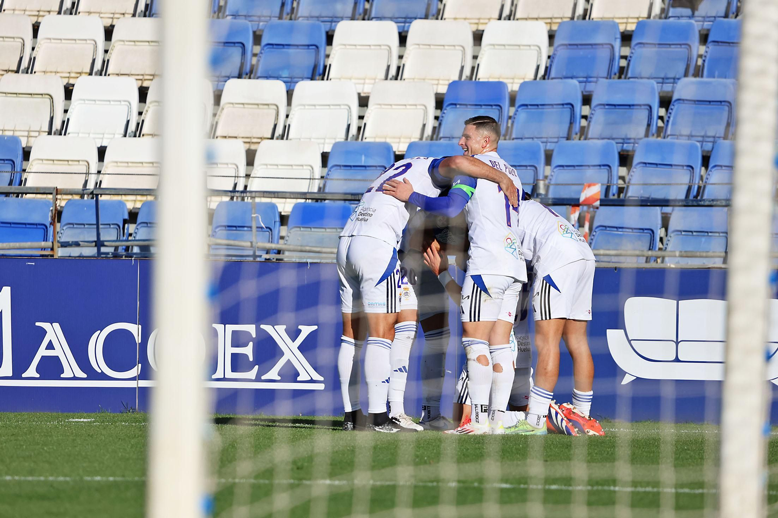 Las imágenes del encuentro entre el Recreativo de Huelva y el Ceuta