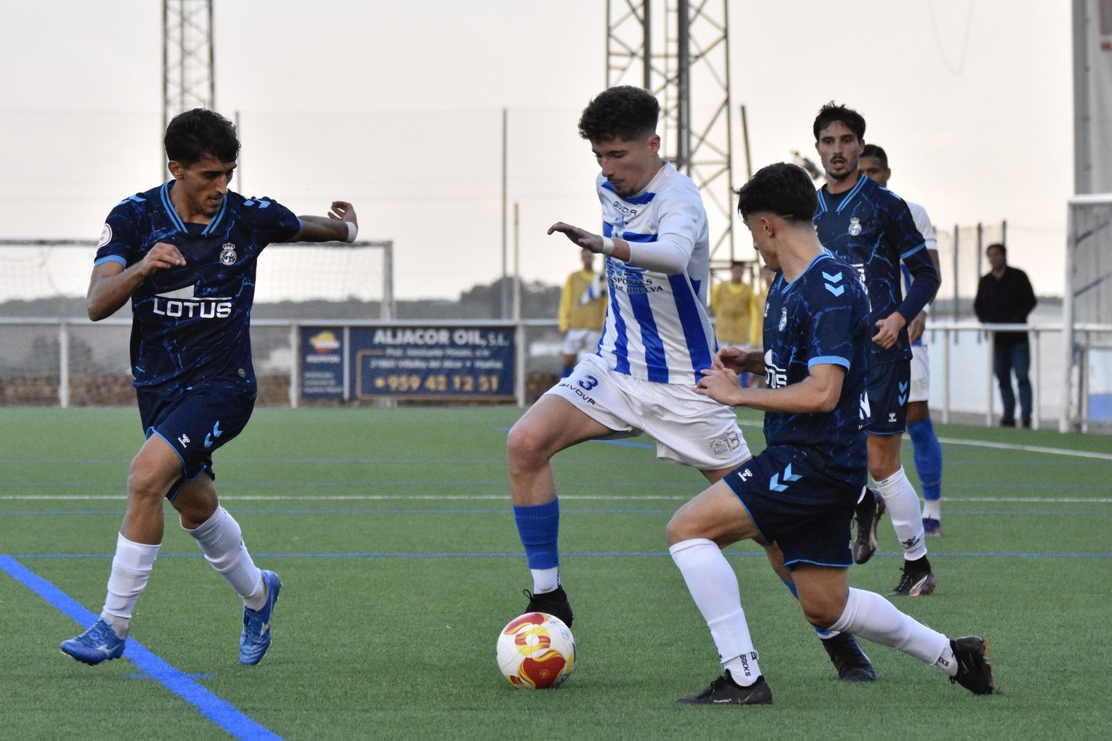 Las fotos del Bollullos CF - Real Balompédica Linense de Tercera Federación (0-0)