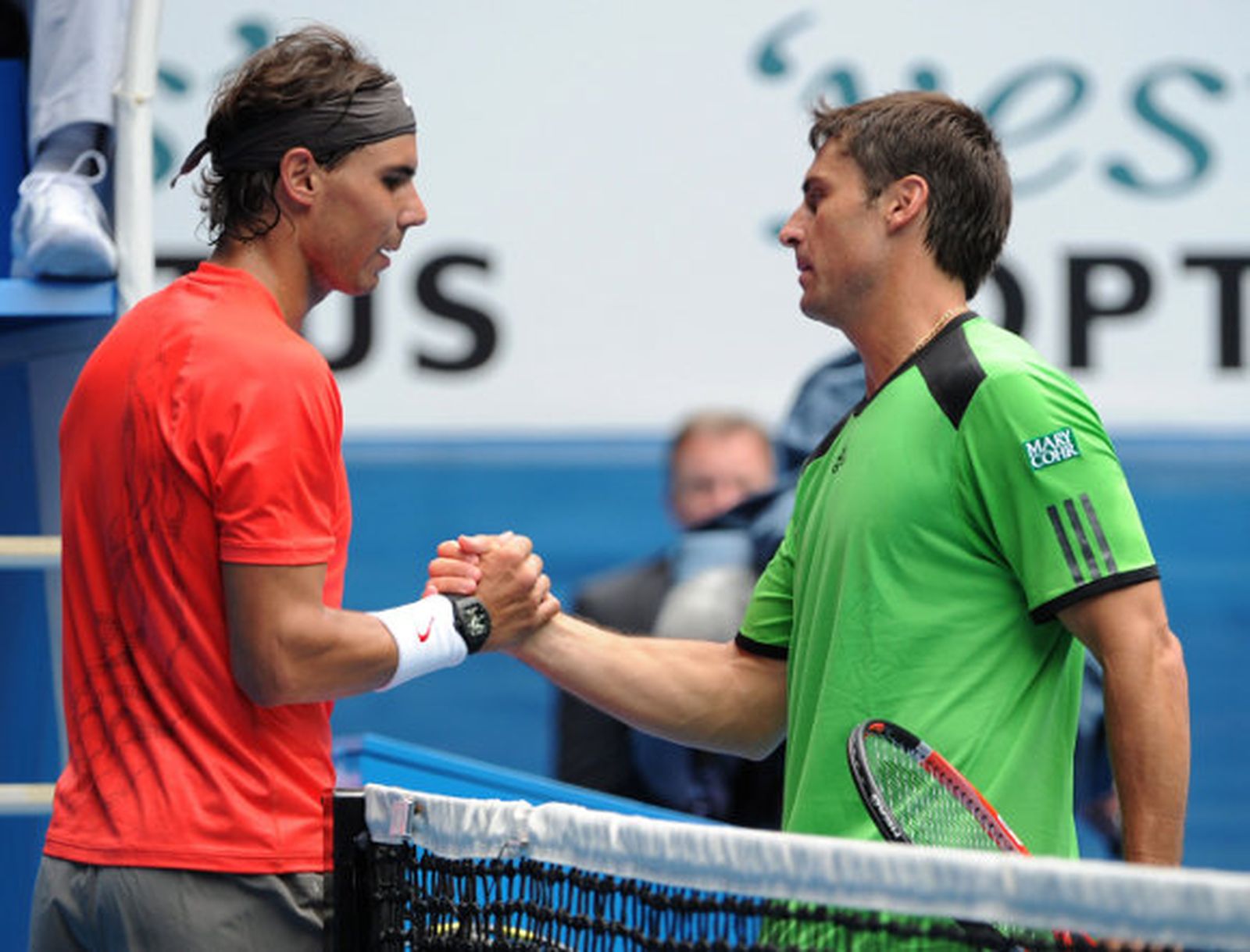 Cómodo arranque de Nadal en Australia