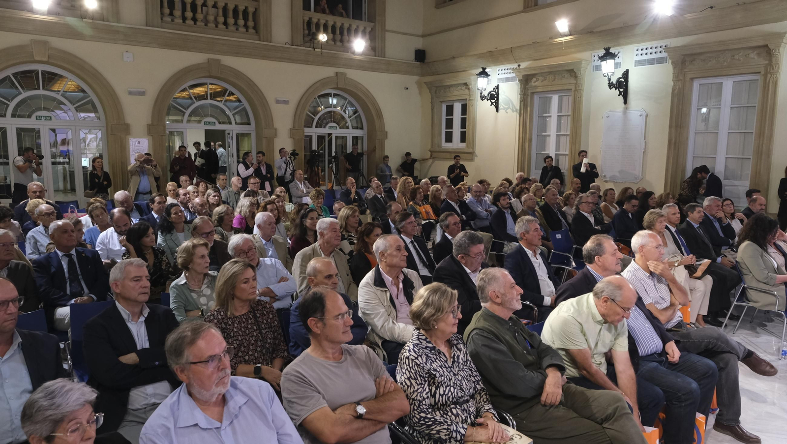 La presentación del libro 'Los Presidentes de la Diputación de Almería', en fotos