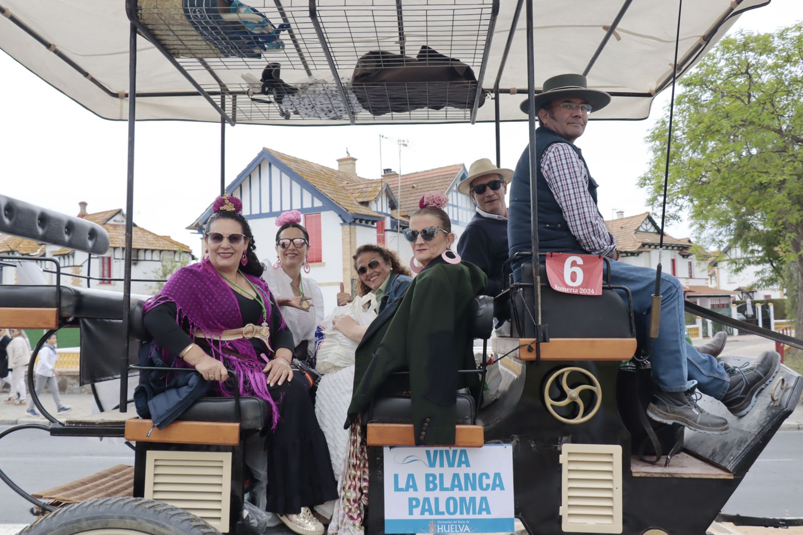 Imágenes de los carros de la Hermandad del Rocío de Huelva