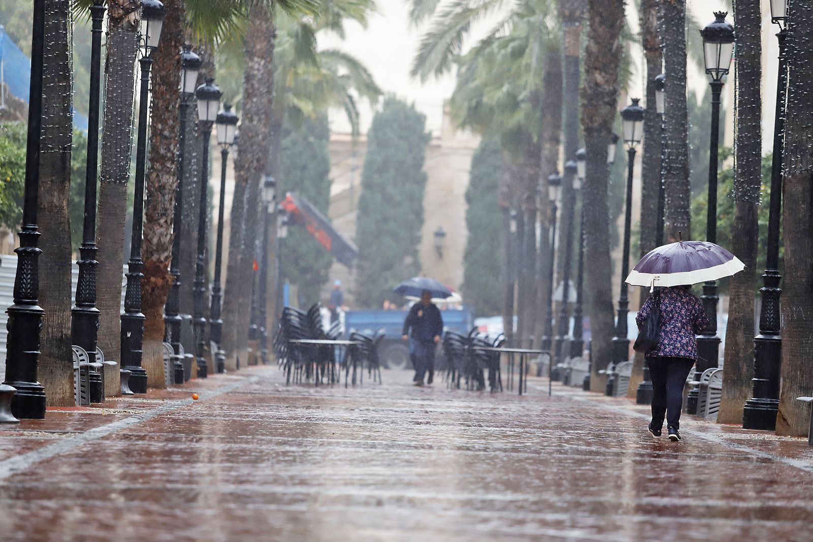 imágenes de la lluviosa mañana en Huelva