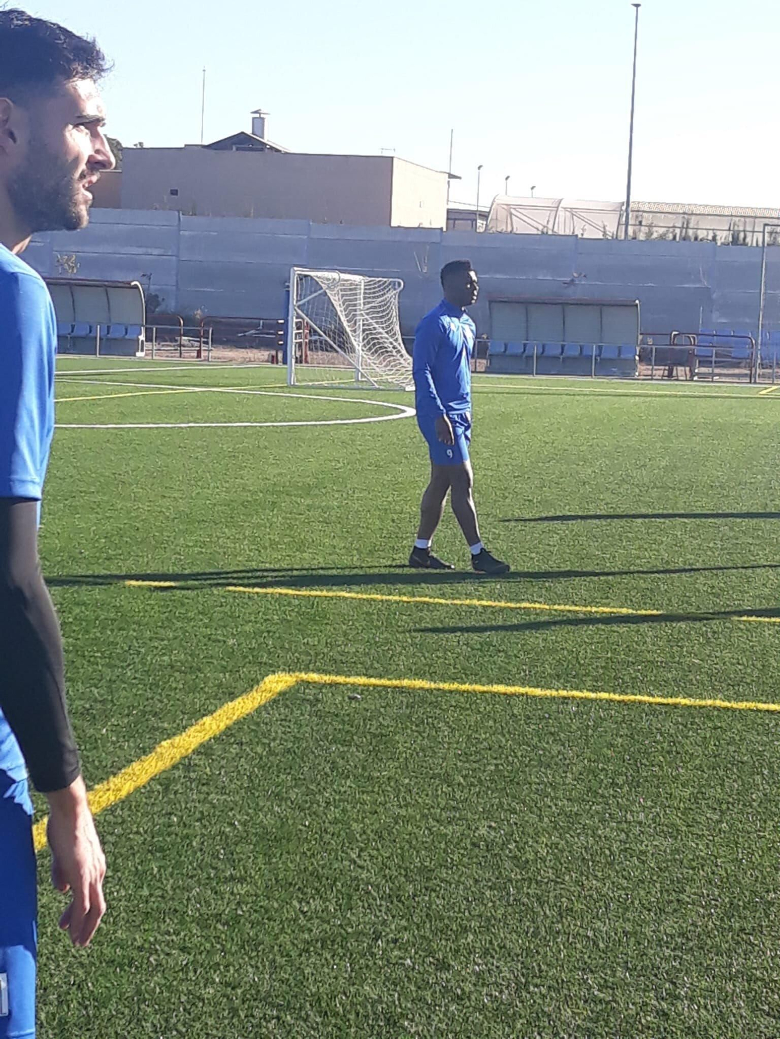 Uche, entrenando con el Águilas.