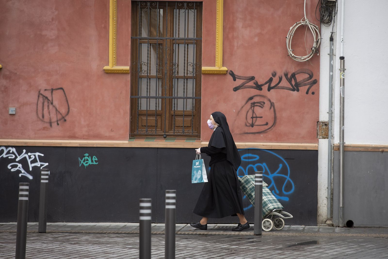 Coronavirus en Sevilla: Callejeando en una ciudad desierta