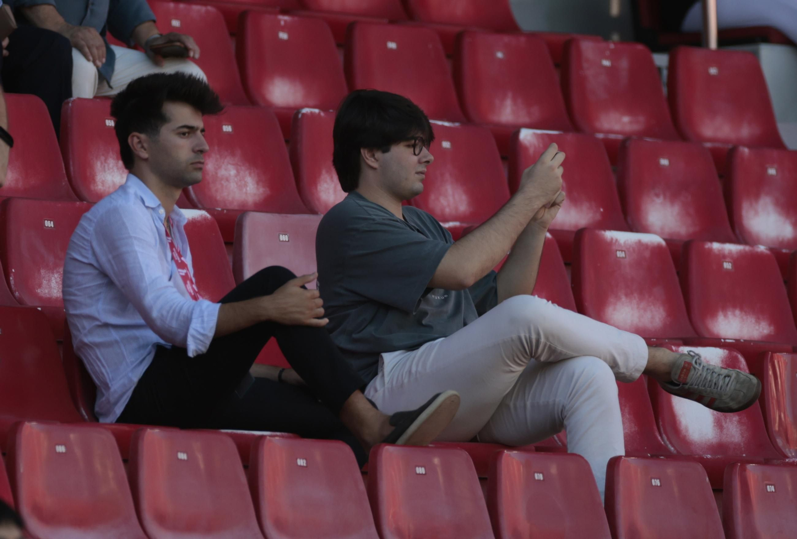 Búscate en las fotos del Sevilla FC - Barcelona