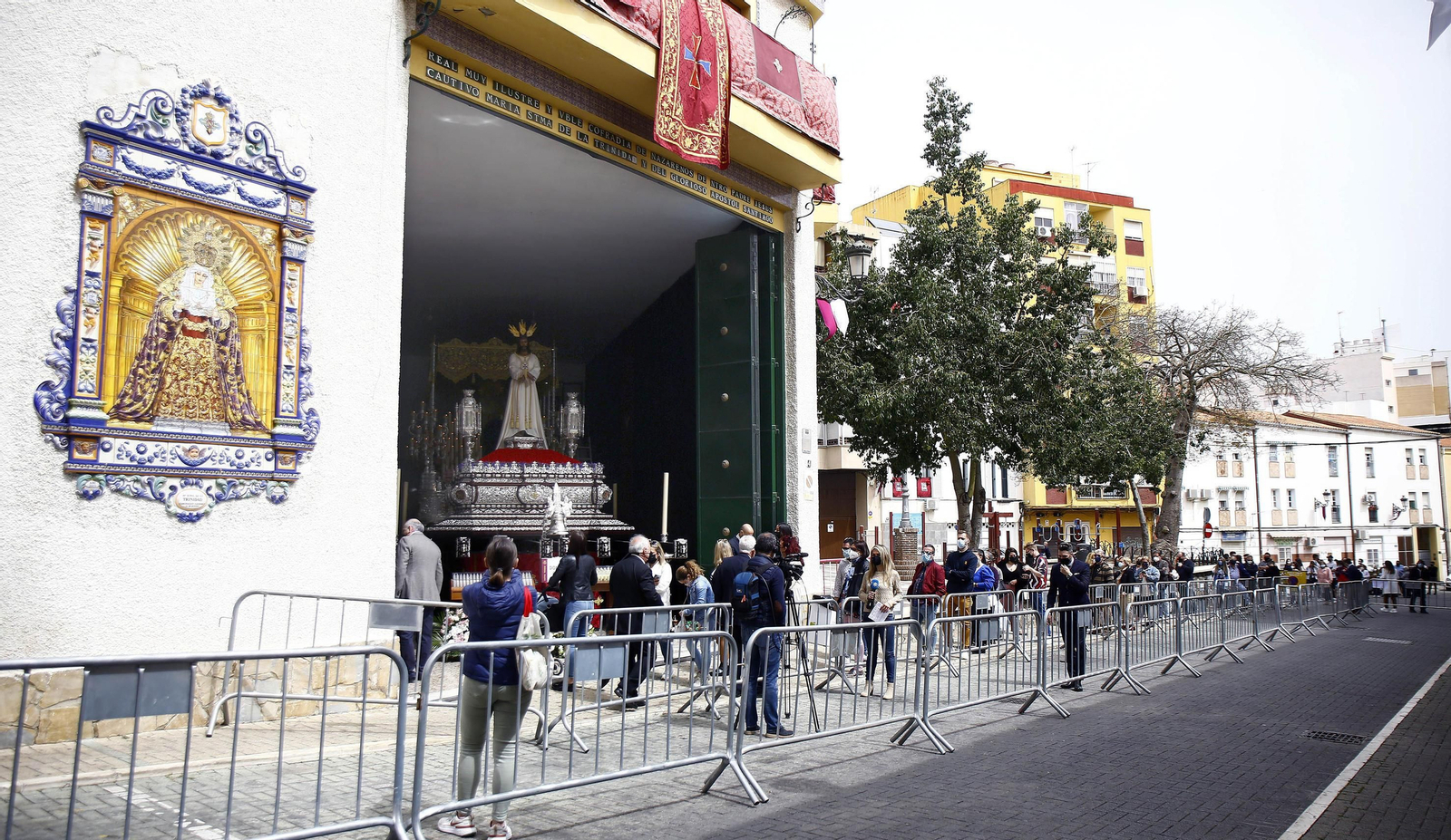 Las fotos del Lunes Santo en Málaga: la devoción en el barrio de La Trinidad