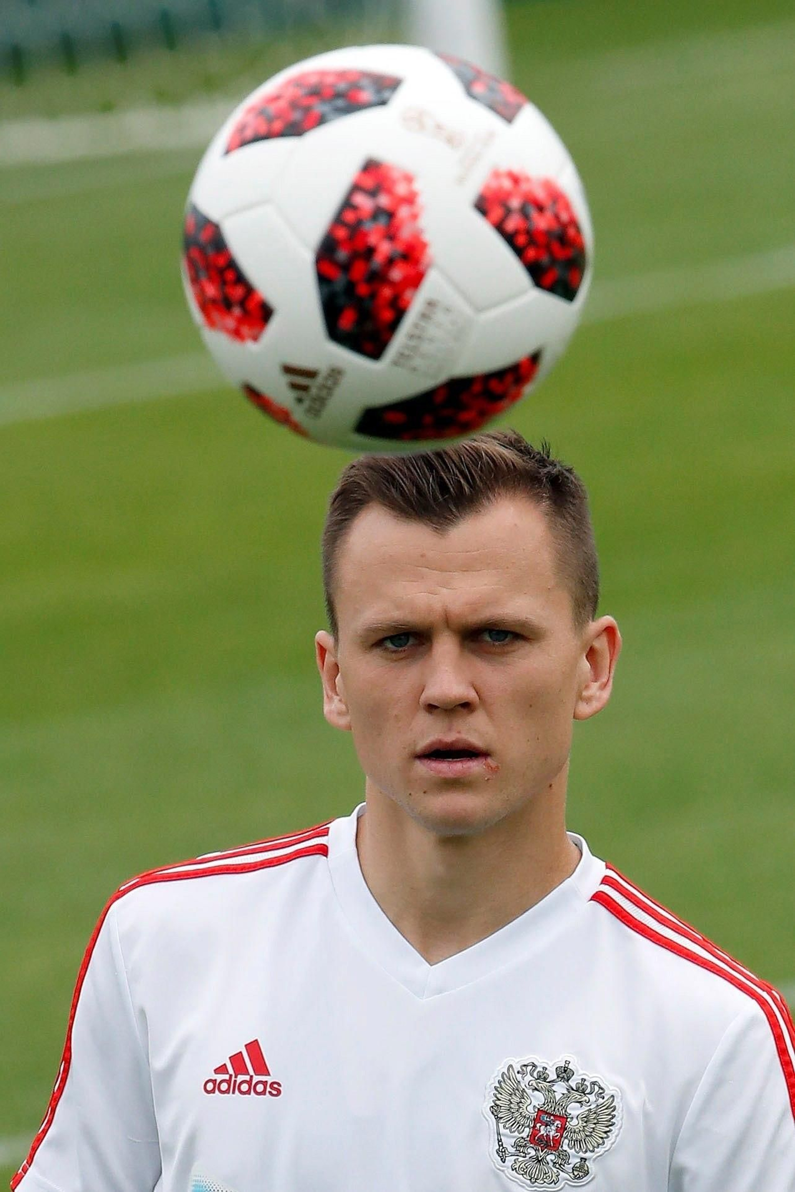 Denis Cheryshev, en el entrenamiento de Rusia en Moscú.