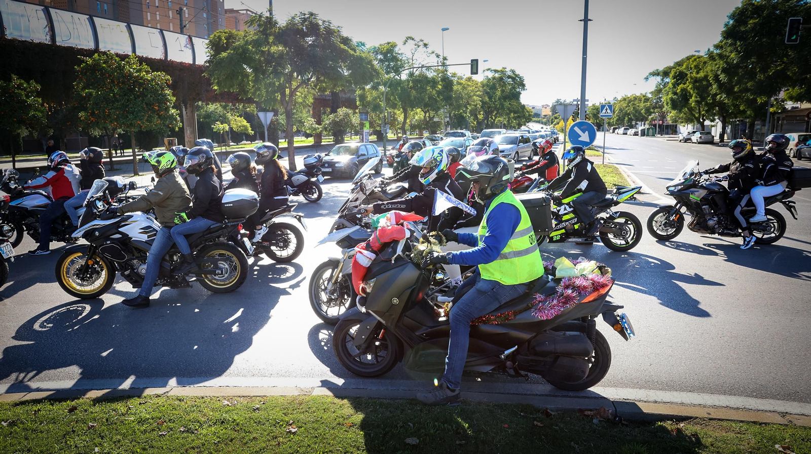 Búscate en la gran motorada solidaria celebrada en Jerez