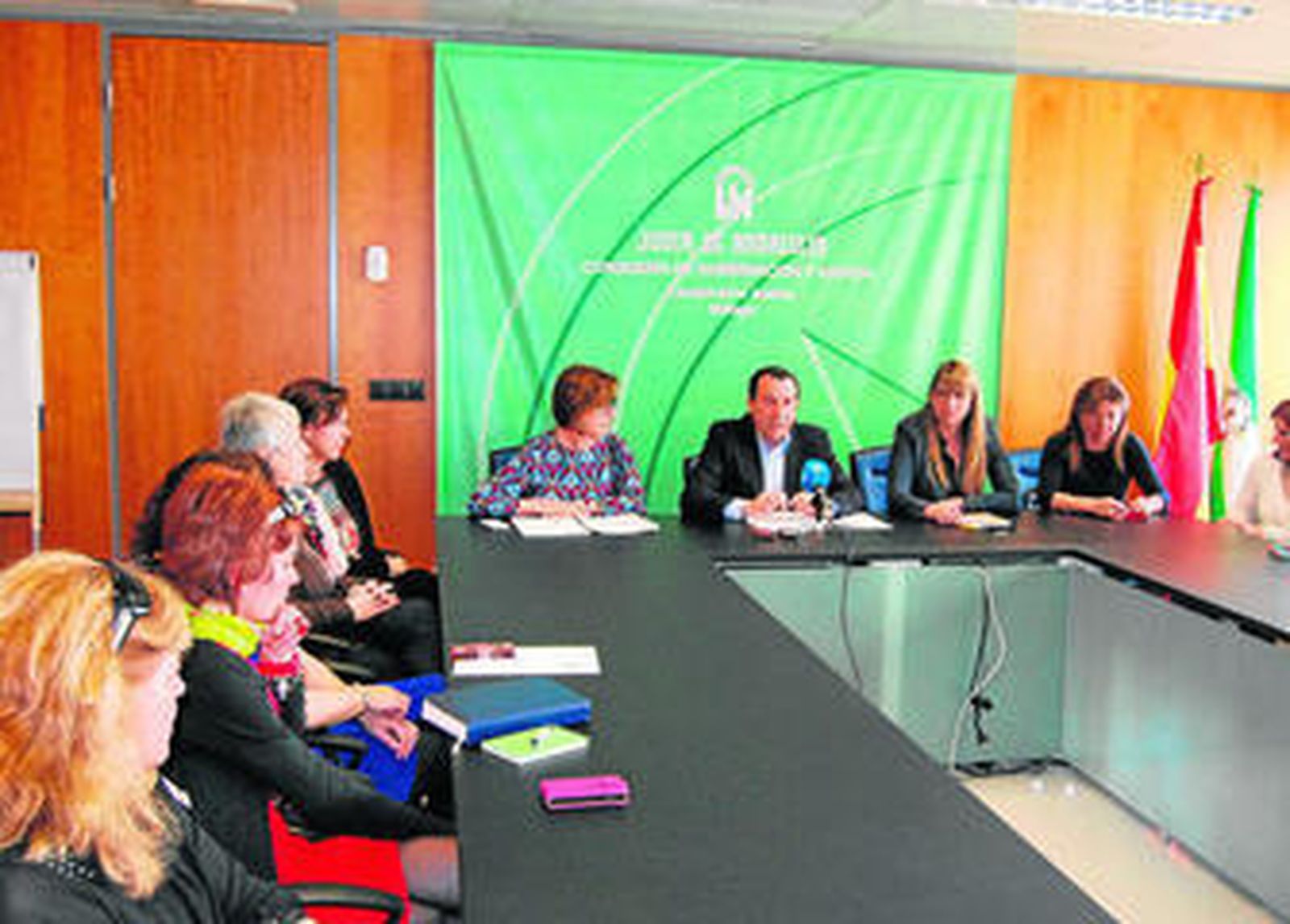 Un momento de la reunión celebrada ayer.