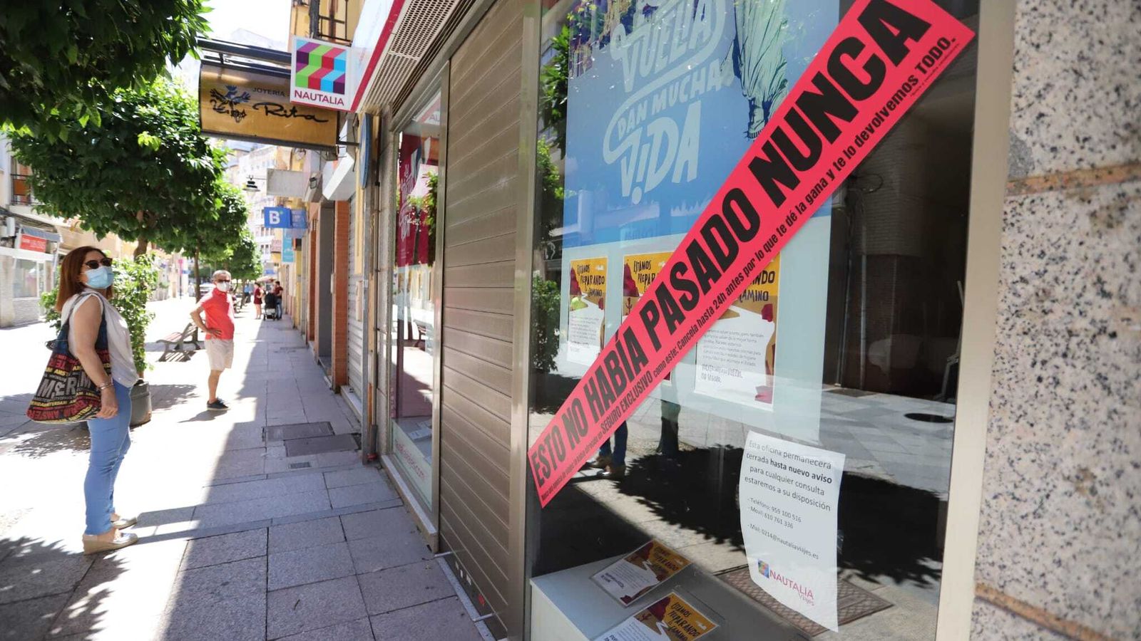 Cierre de una agencia de viajes en el centro de la capital onubense.