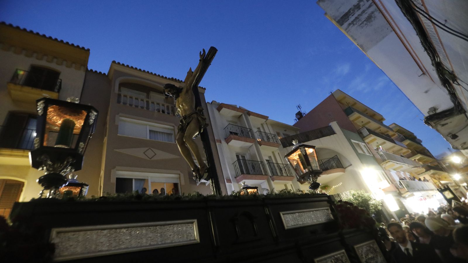 Fotos del Lunes Santo en La Línea: Cristo de la Esperanza y María Santísima de la Concepción (Silencio)