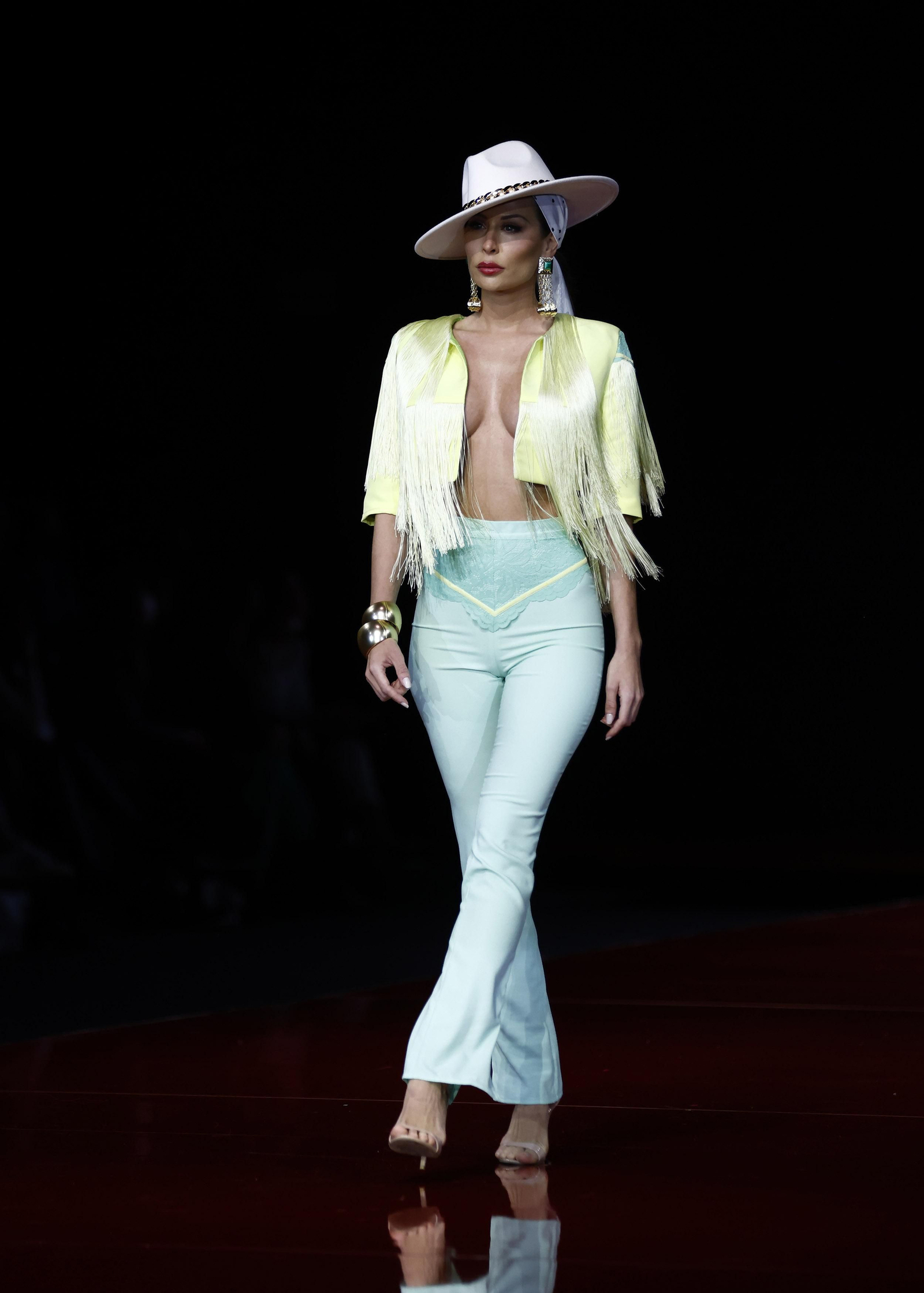 El desfile de Sara Sanabria en SIMOF 2022, todas las fotos