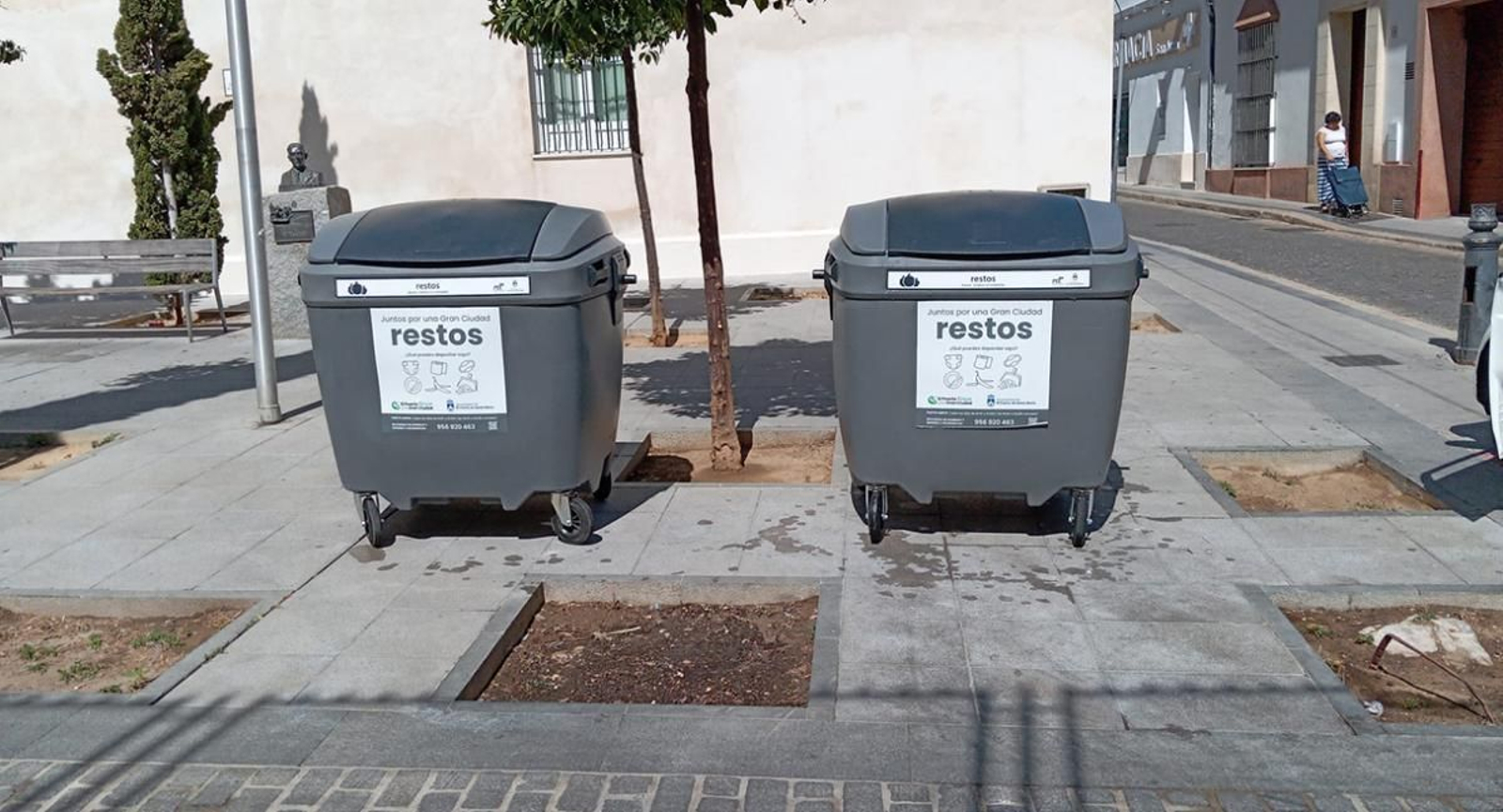 Los nuevos contenedores de basura no terminan de convencer a la ciudadanía.