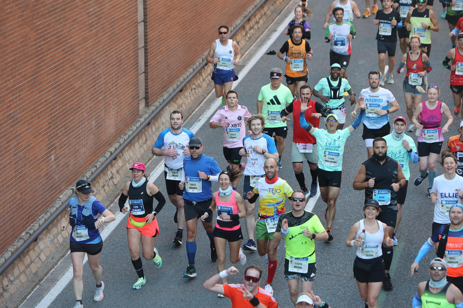 Búscate en la Zurich maratón de Sevilla