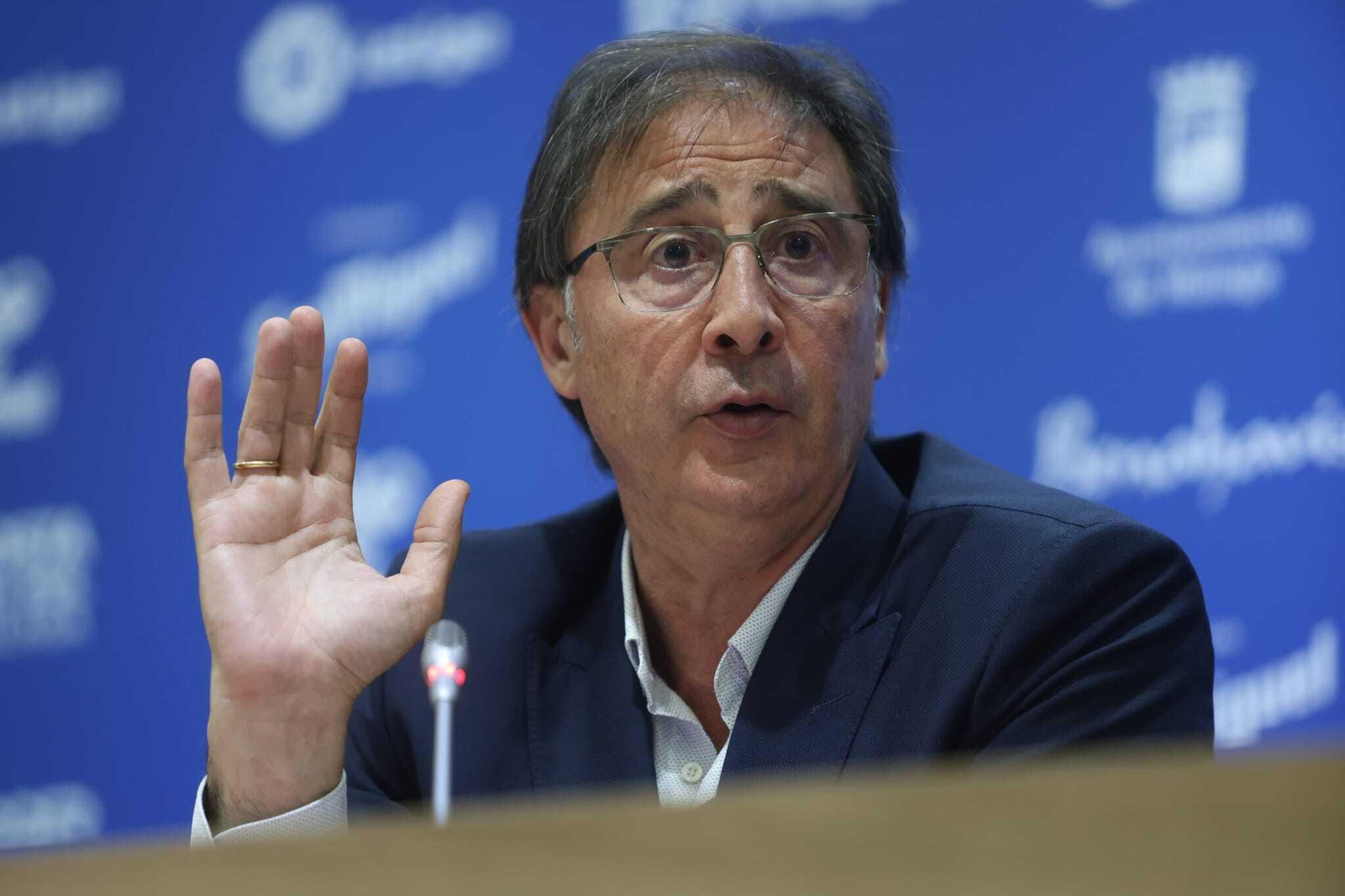 La presentación de Loren Juarros como nuevo deportivo del Málaga, en fotos