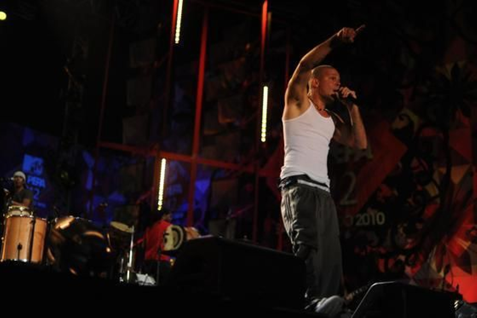 Miles de personas asisten al macroconcierto de la MTV en San Fernando. /Fotos: Rioja · Elías Pimentel