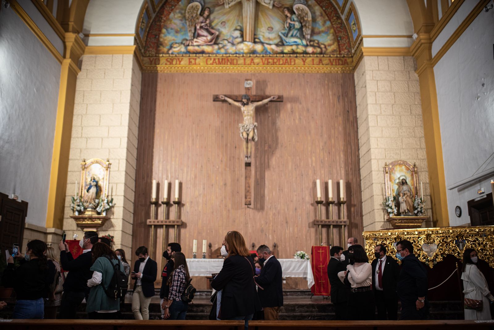 Imágenes del ambiente cofrade en la Iglesia del Sagrado Corazón de Jesús