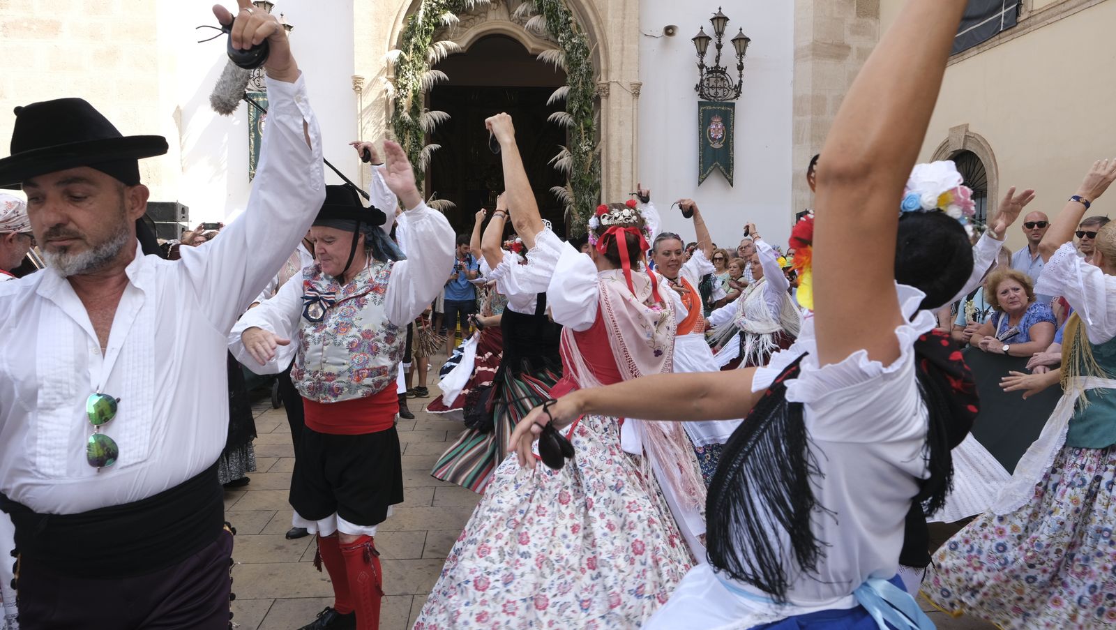 La ofrenda a la Virgen del Mar en imágenes