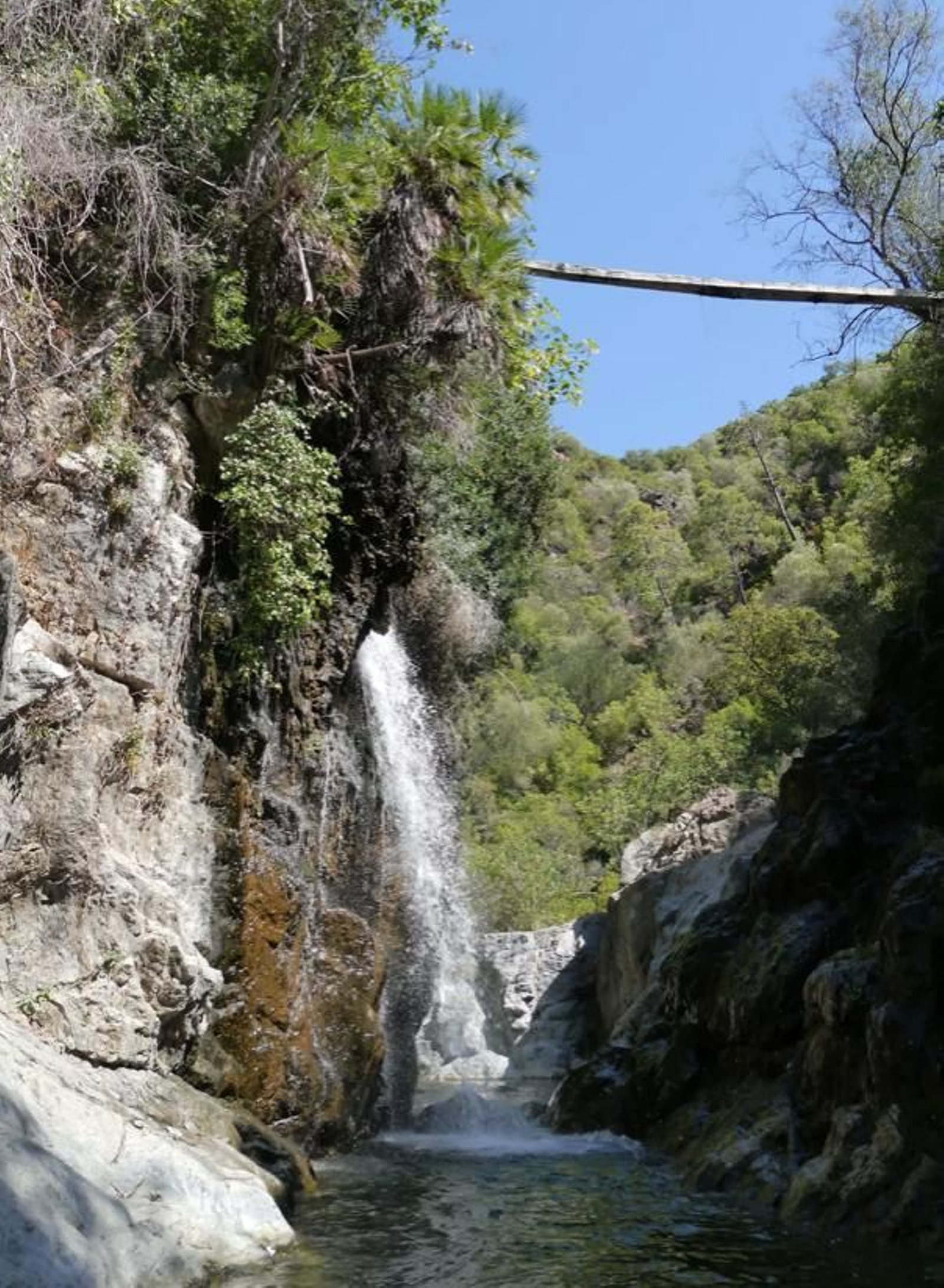 La cascada de la ruta.
