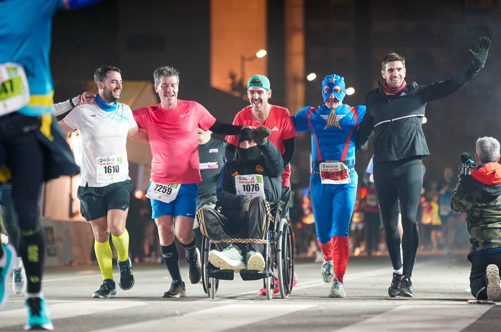 En imágenes: búscate en tu llegada a meta de la Carrera de San Antón 2026 (11)