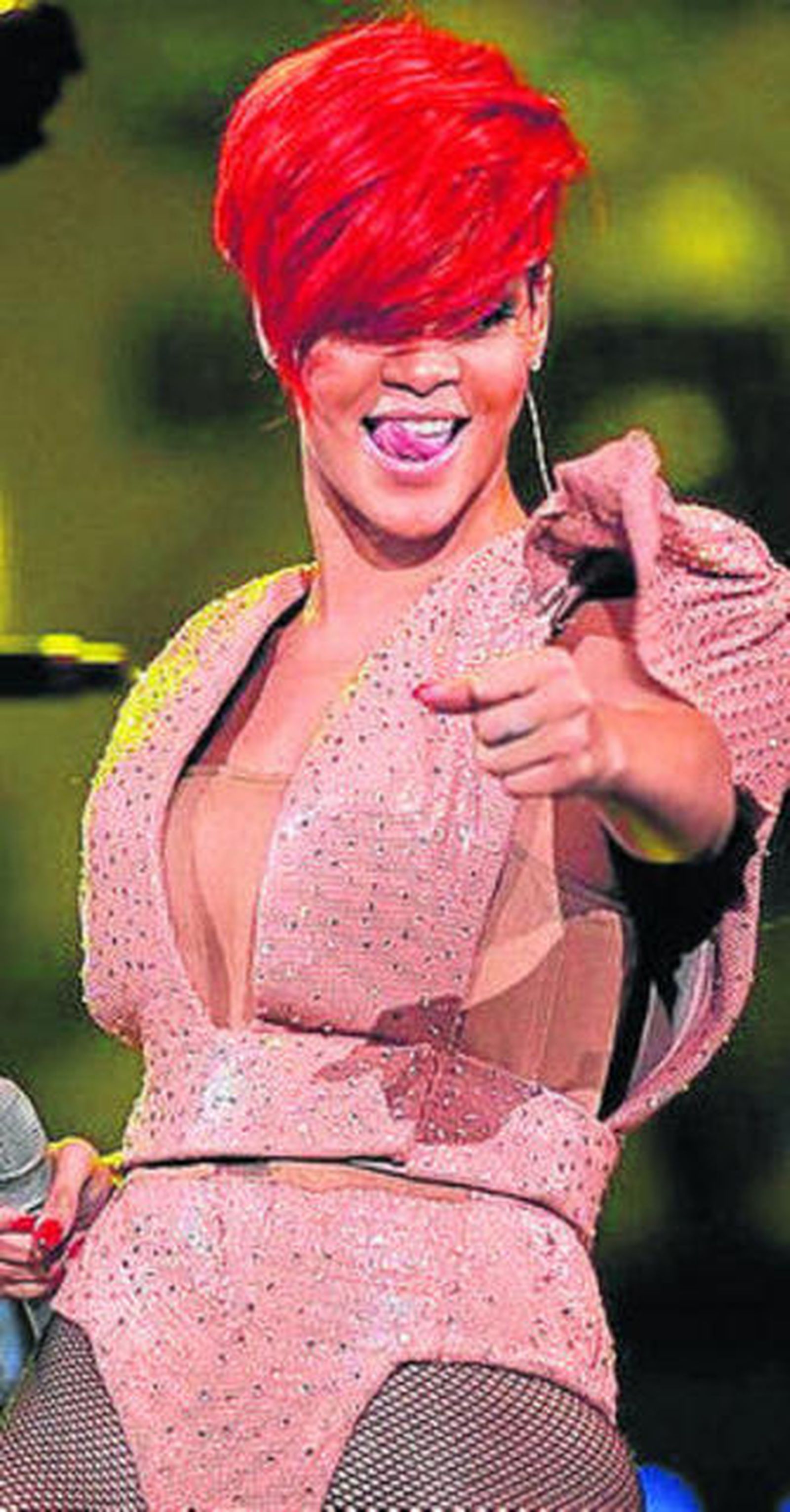 Rihanna apuesta por lo lésbico en su nuevo videoclip