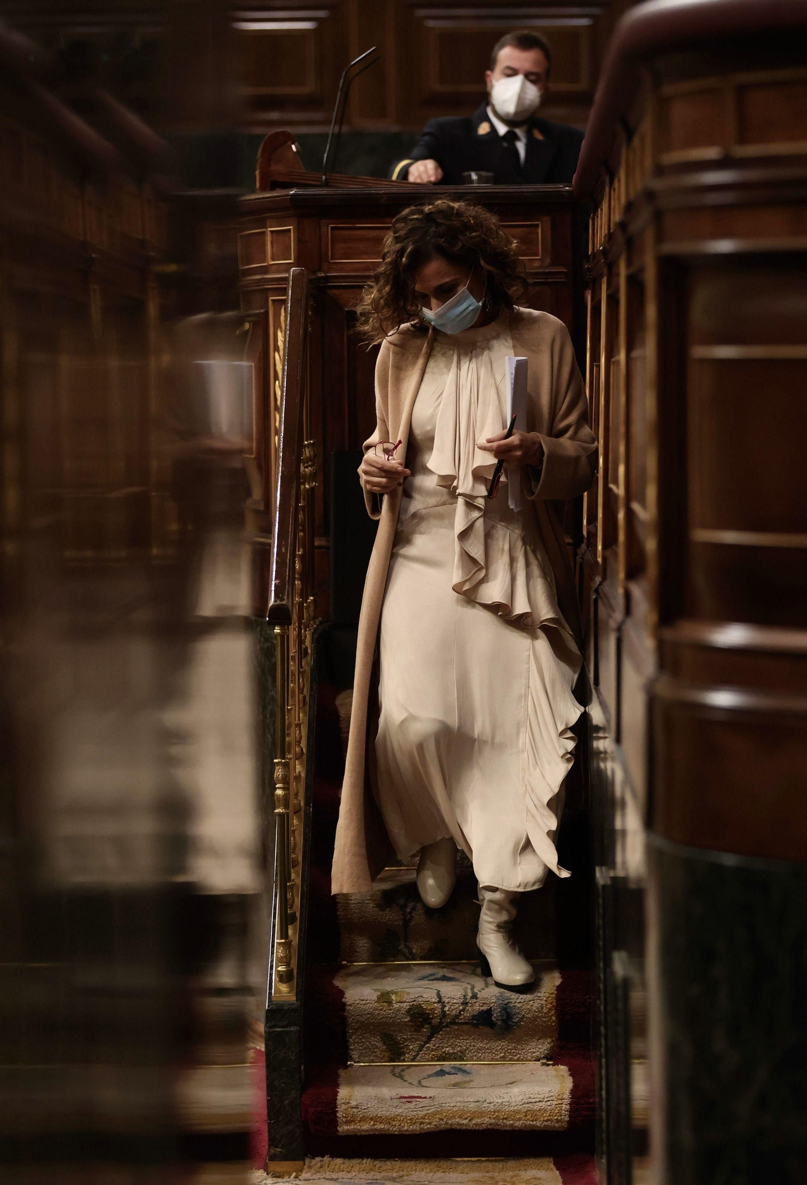 La ministra de Hacienda, María Jesús Montero, ayer, en el Congreso.