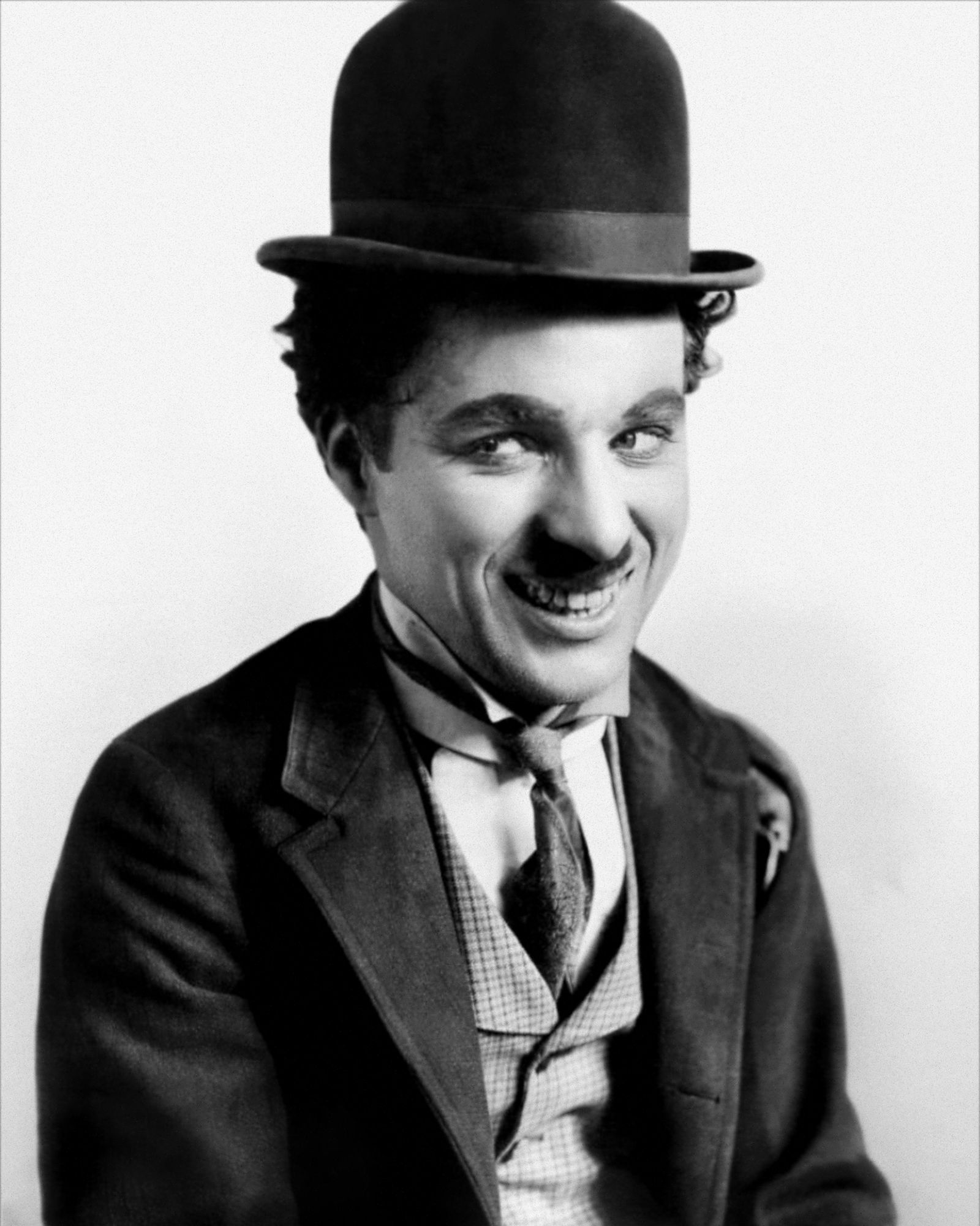 Charles Chaplin, Charlot, nace en 1889.