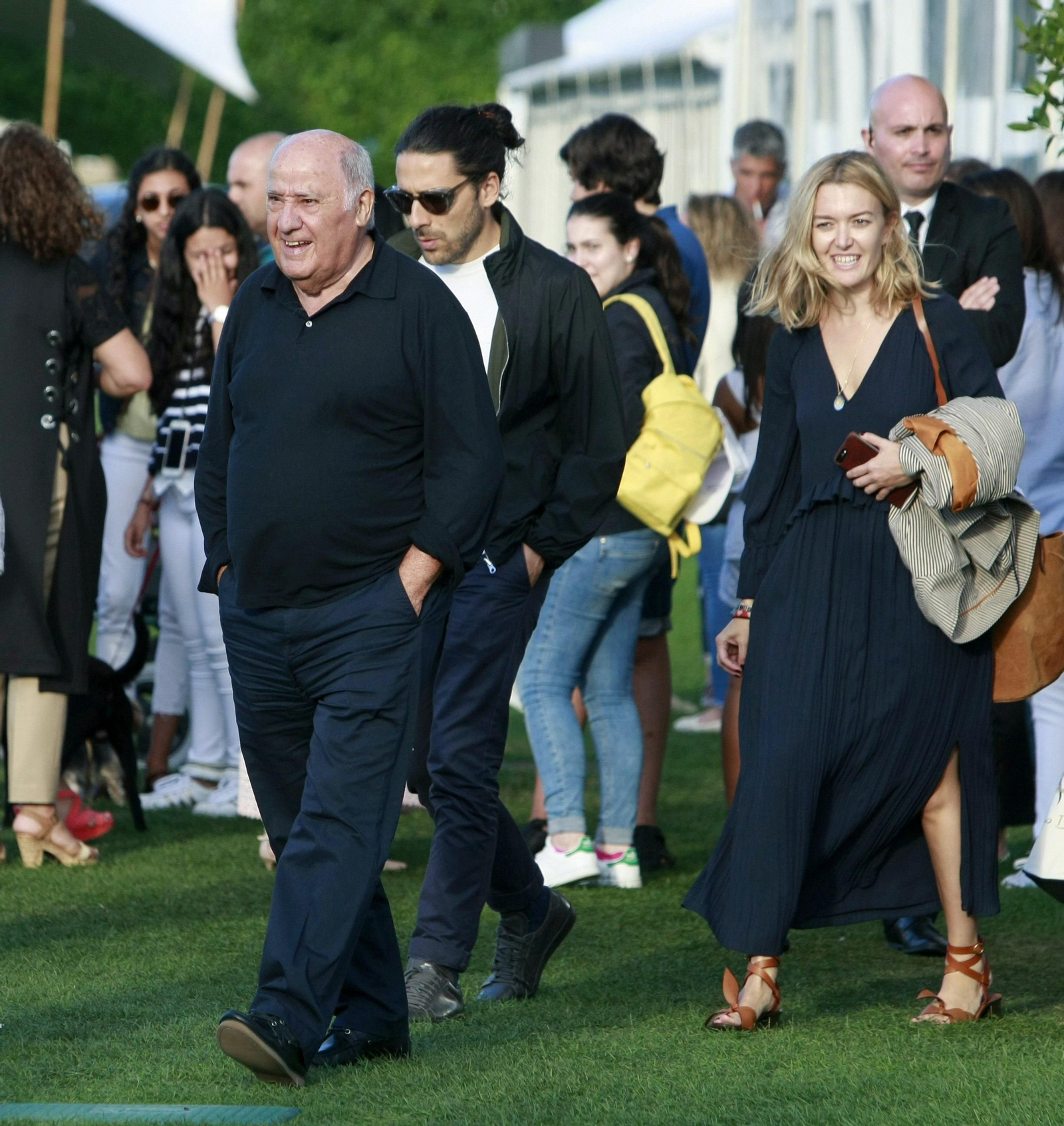 Amancio Ortega y su hija Marta, el pasado verano, en La Coruña.