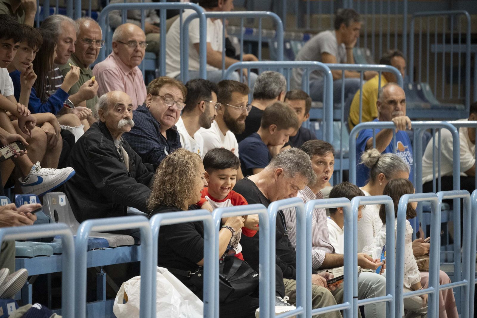 Imágenes del partido entre el Ciudad de Huelva y Biele ISB