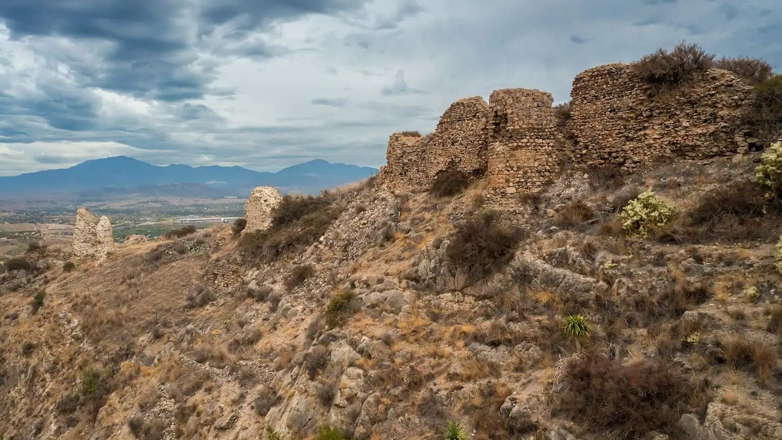 Algunos restos del Castillo de Cártama.
