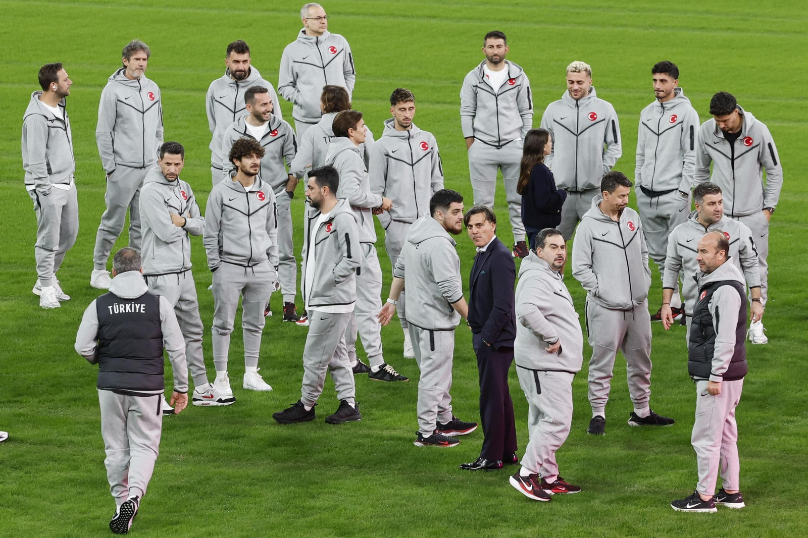 La selección de Turquía, en Sevilla (1).jpg