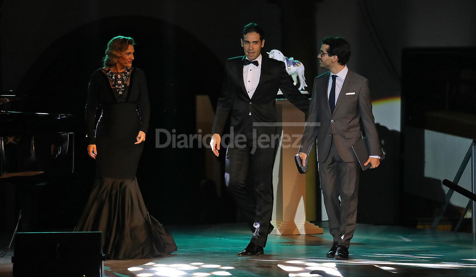 Imágenes de la Gala de la Real Escuela del Arte Ecuestre, sublime Ainhoa Arteta bailando con los 'Caballos Andaluces'