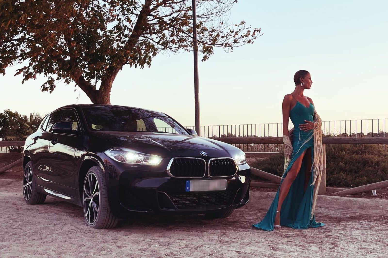 Laura Sánchez luce tipazo en El Rocío