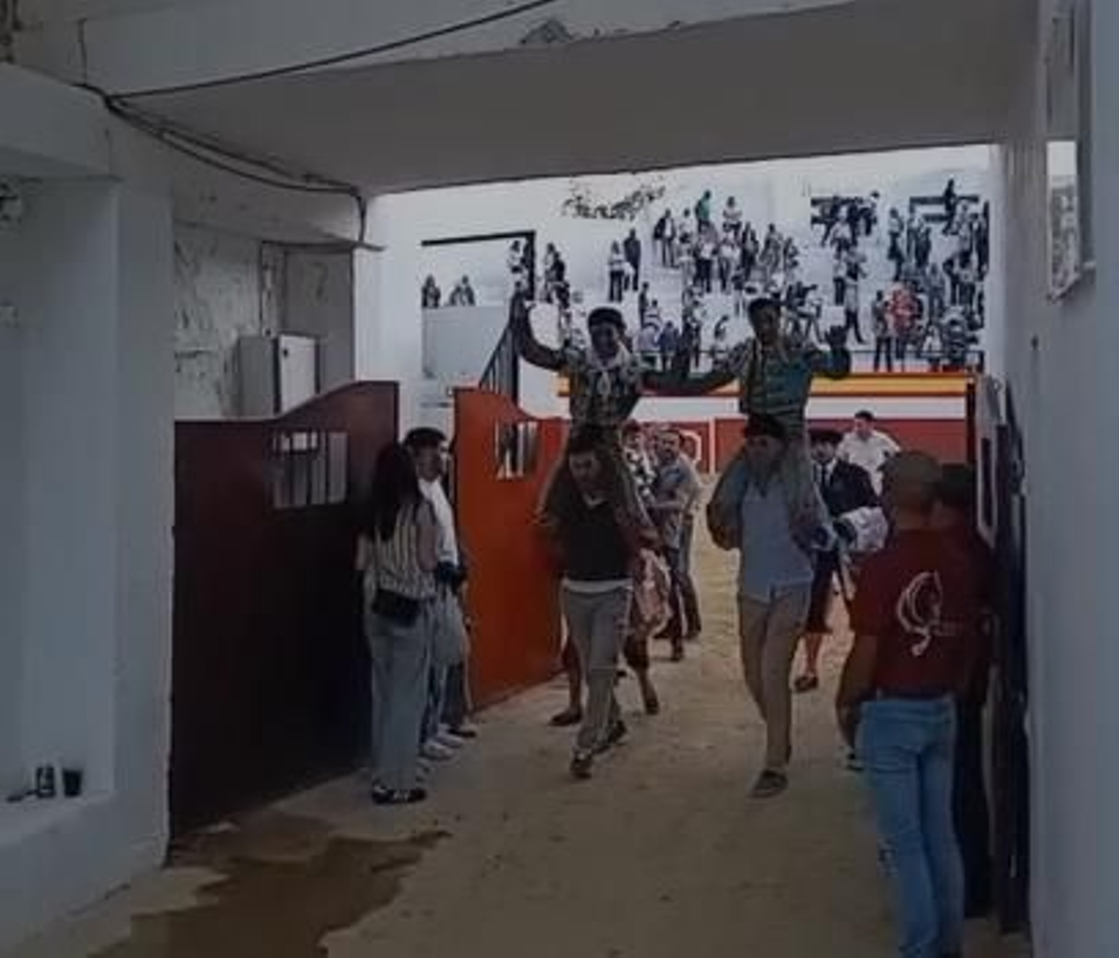 Rafael Fandila y Pablo Fernández salen a hombros.