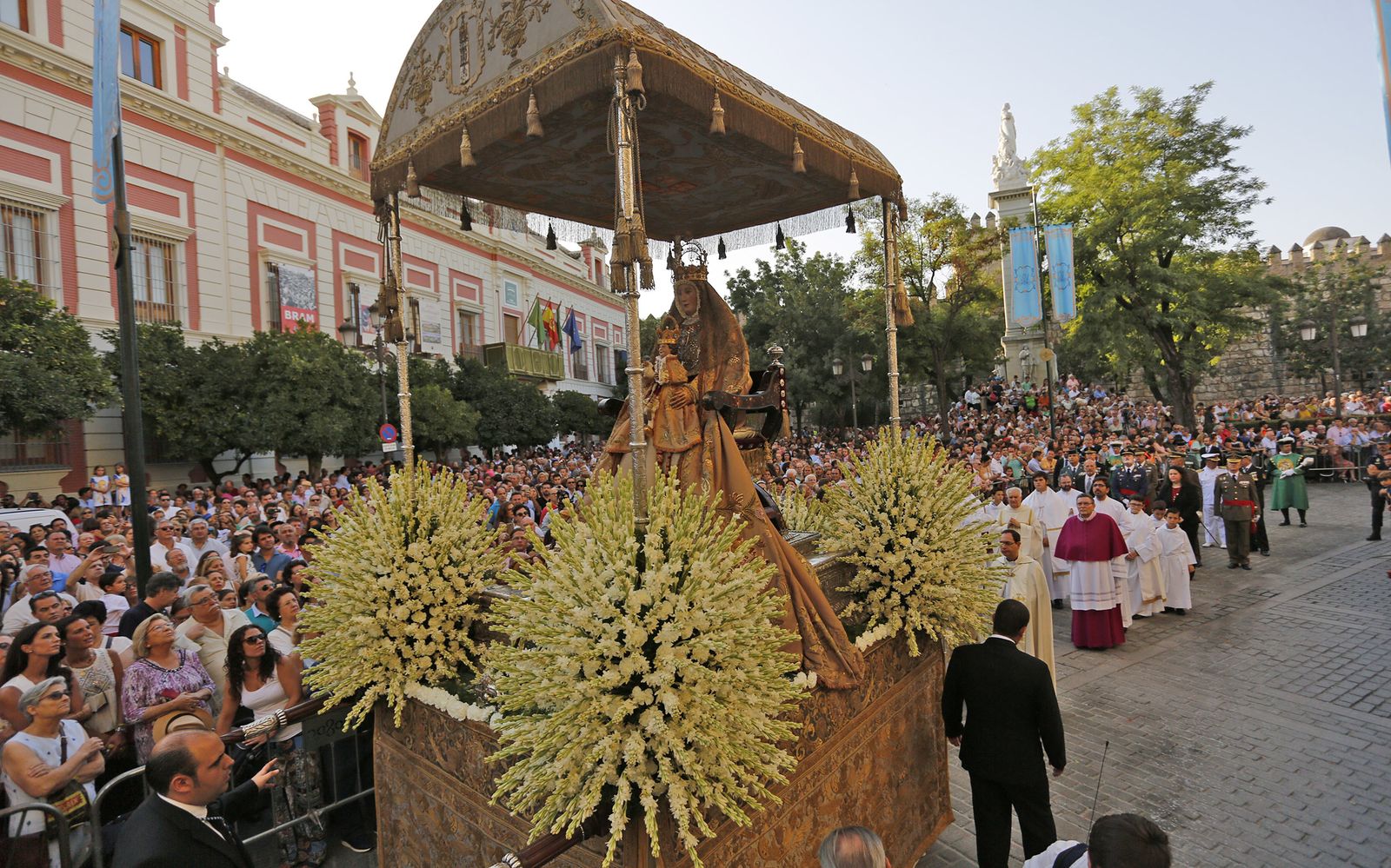 Las procesión de la Virgen de los Reyes