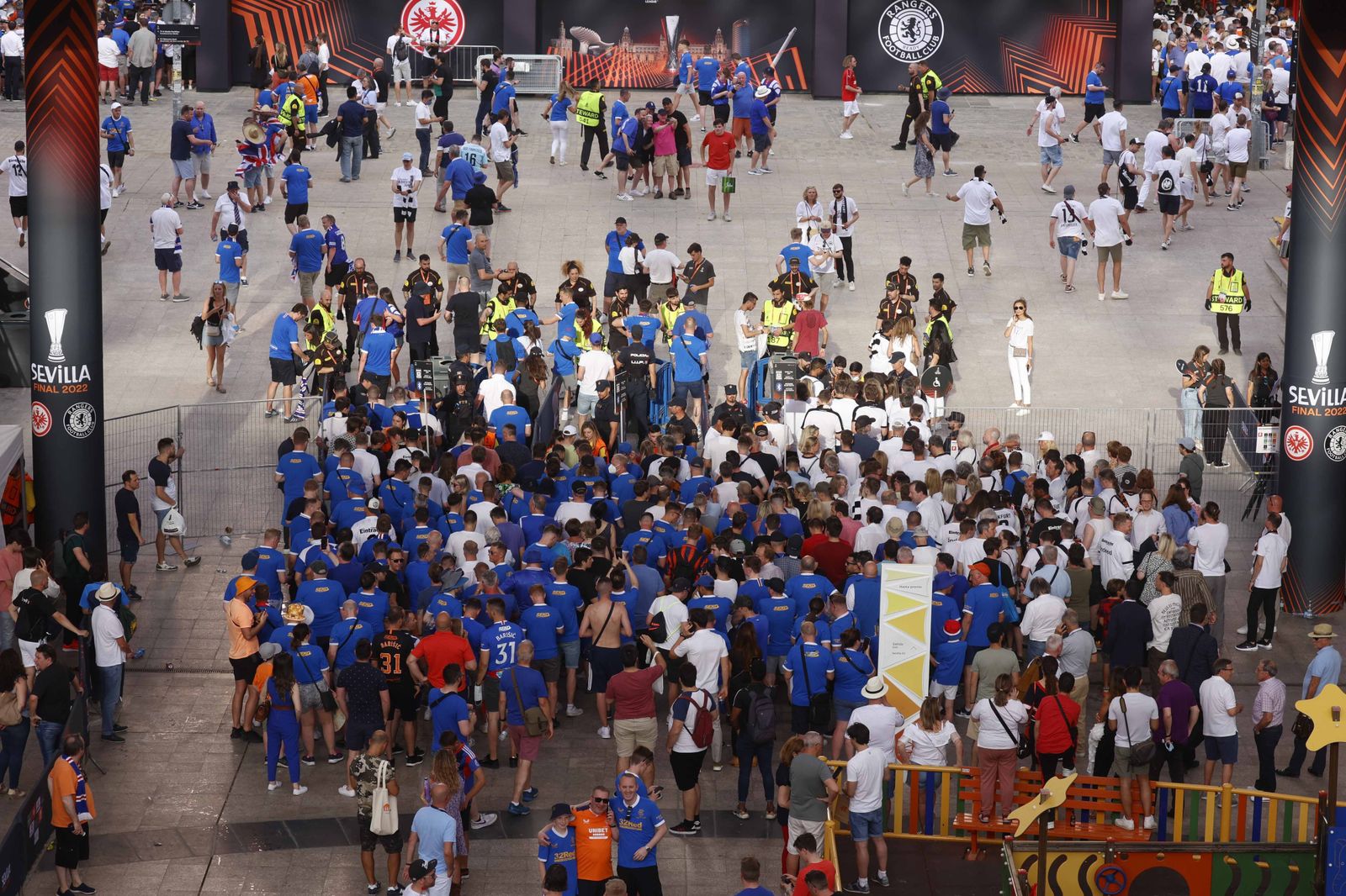 Blindaje policial en los accesos al Sánchez Pizjuan