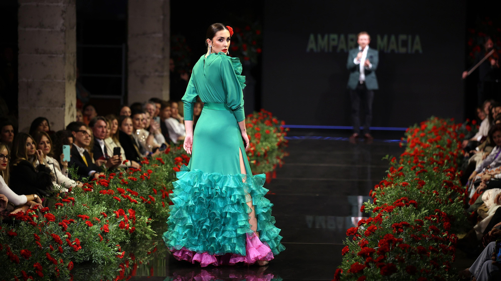 Desfile de Amparo Maciá en la Pasarela Flamenca Jerez Tio Pepe 2023
