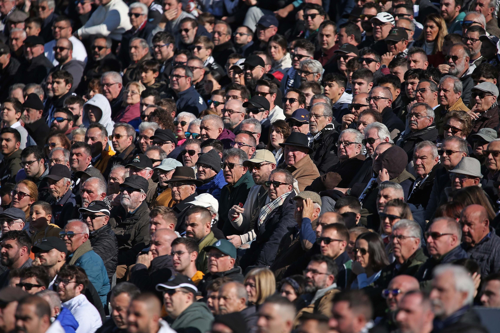 Fotos de la afición en el Municipal durante el Balona - Pontevedra