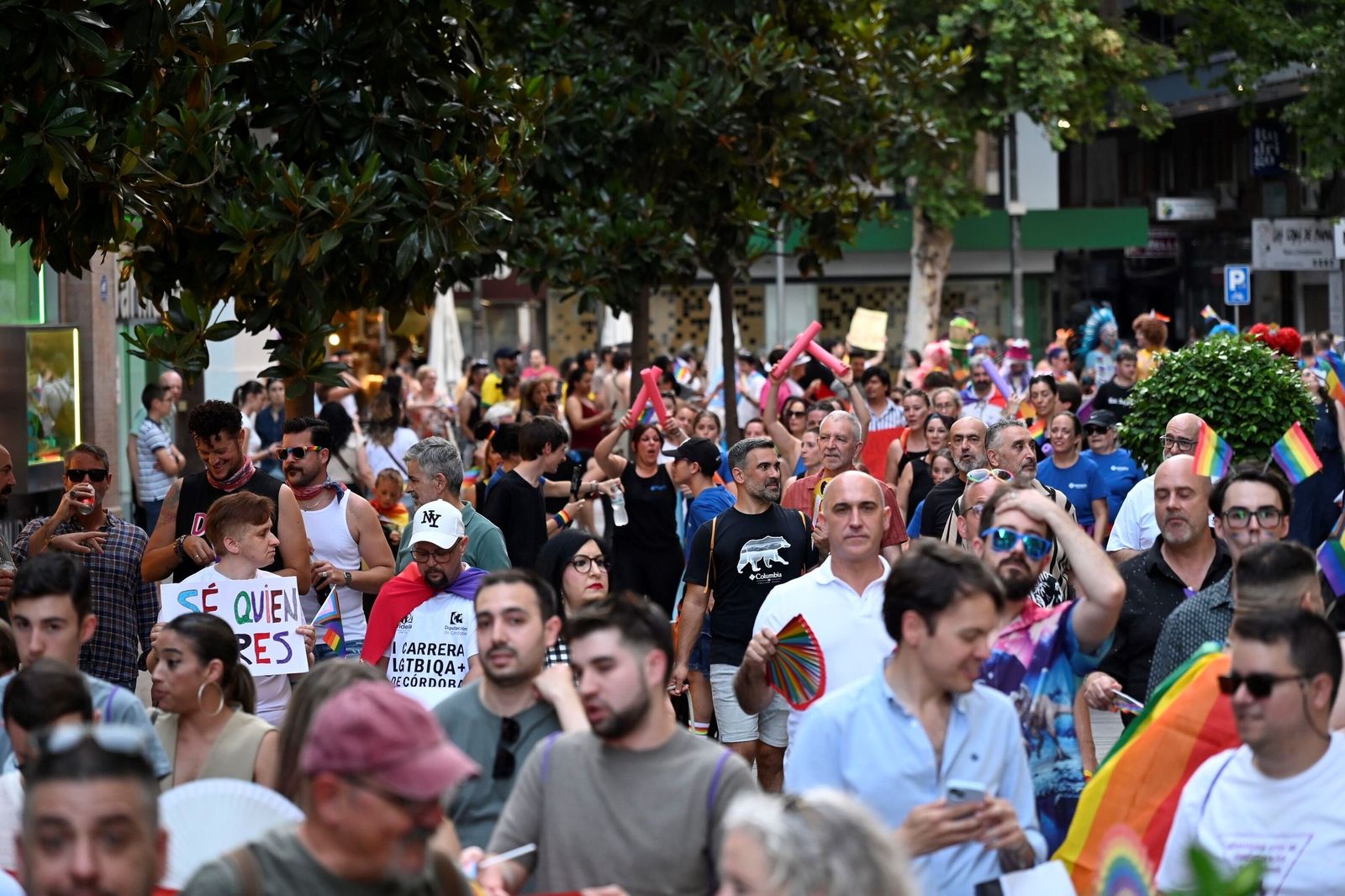 La Marcha del Orgullo 2026 recorre las calles de Córdoba, en imágenes