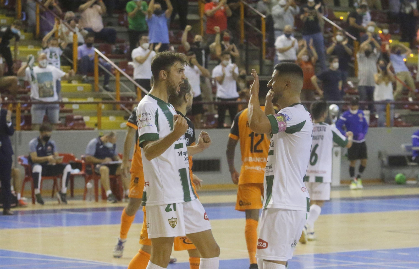 Las fotos del estreno liguero del Córdoba Futsal ante el Burela