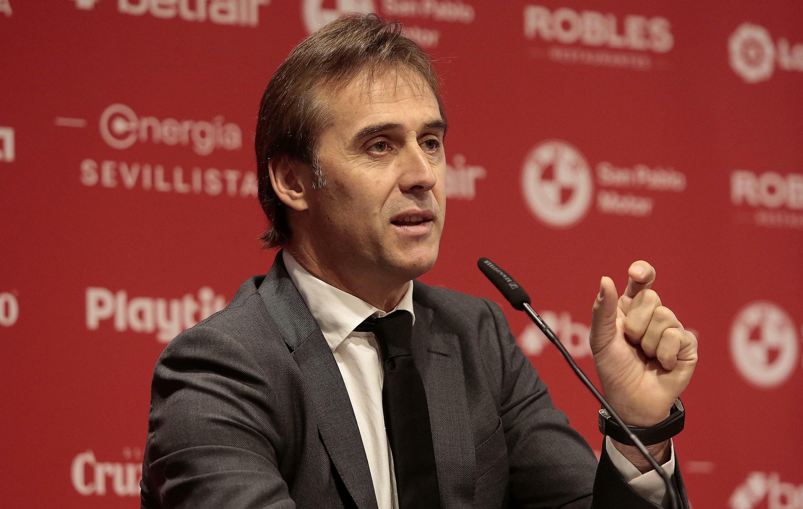 Las fotos de la presentación de Lopetegui como entrenador del Sevilla FC